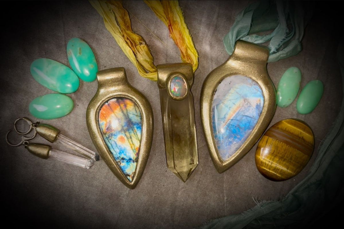 Crystals for Gemini Season: Spark Your Curiosity, Wit and Inner Light with Gemstones