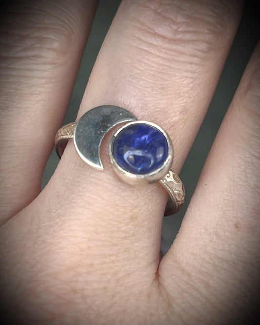 Tanzanite sterling silver moon ring with slightly adjustable band, celestial gemstone jewelry with violet blue stone for intuition and spiritual connection. 