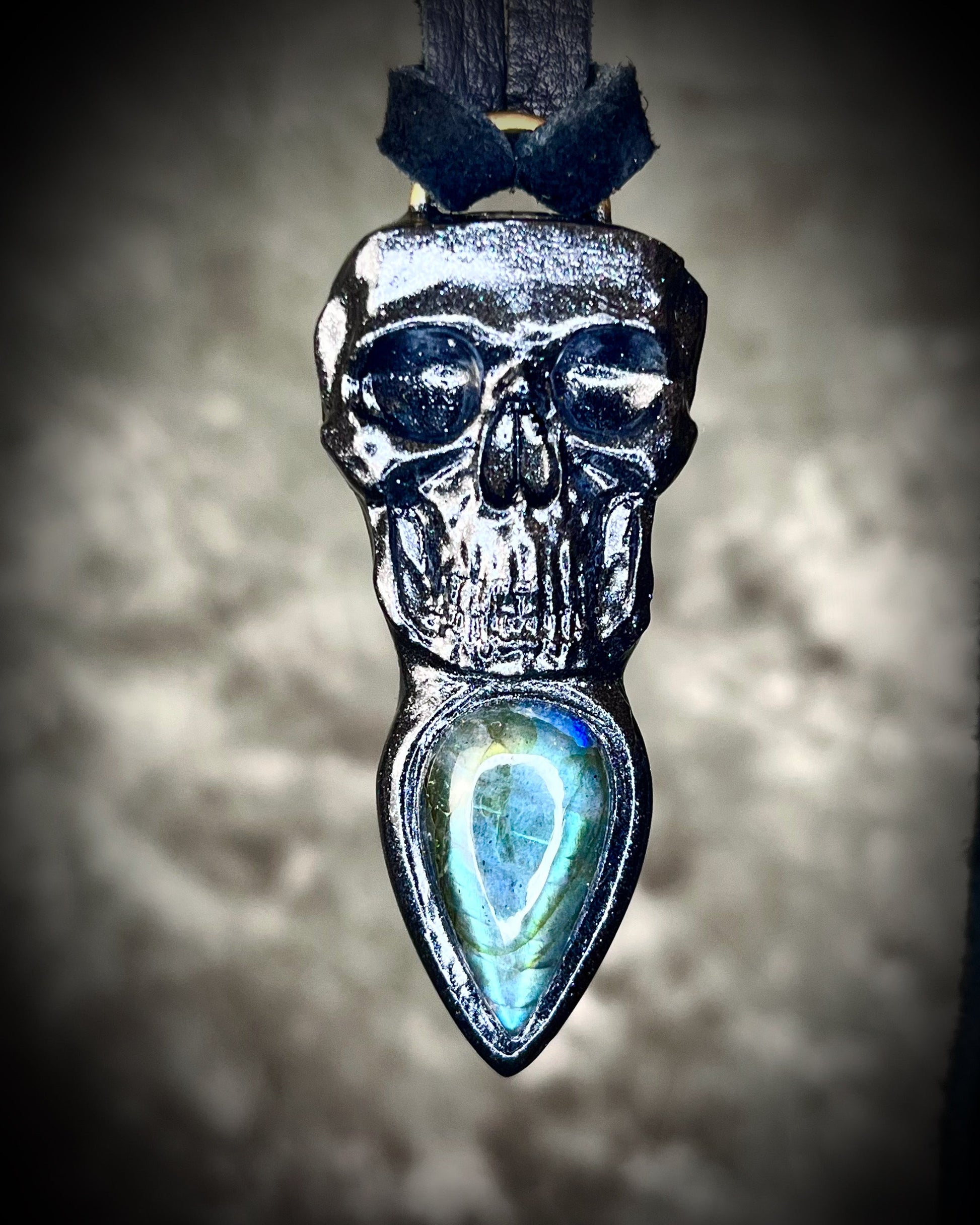Labradorite black crystal skull necklace on black leather, 2025 fall gift for him or her. Witchy jewelry, goth jewelry.