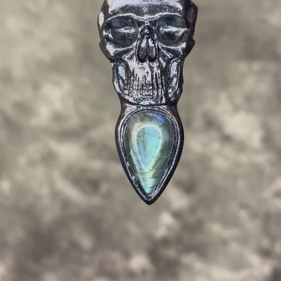 Labradorite black crystal skull necklace on black leather, 2025 fall gift for him or her. Witchy jewelry, goth jewelry.